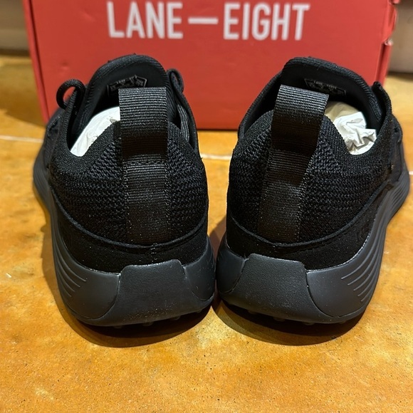 NWT in box. Lane-Eight Trainer sneakers. Mens or women’s 1002 Size 8 - Picture 2 of 5